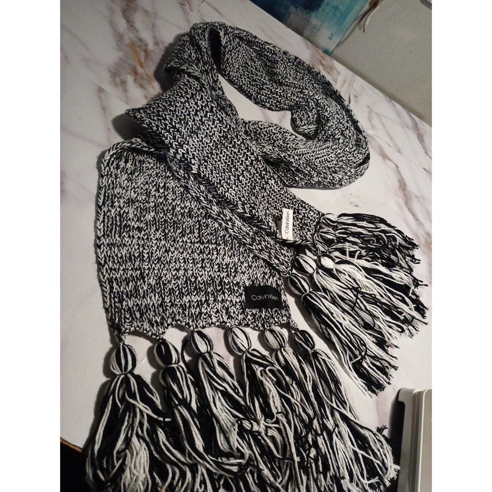 Elegant Black and White Calvin Klein Knit Scarf with Tassels‎ marl tweed effect